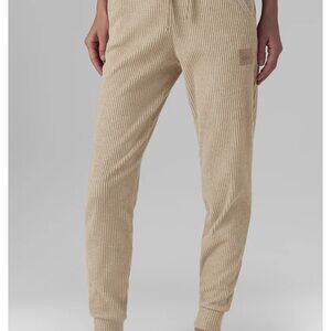 ALO Yoga Women's Beige Ribbed Joggers
